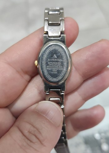 Zincir Detaylı Altın Renk Kadın Saati - Görsel 3