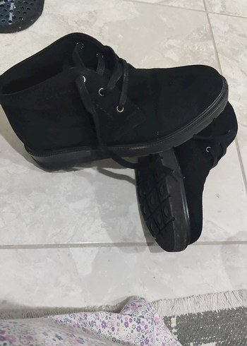 Siyah Minimalist kadın süet bot - Görsel 3