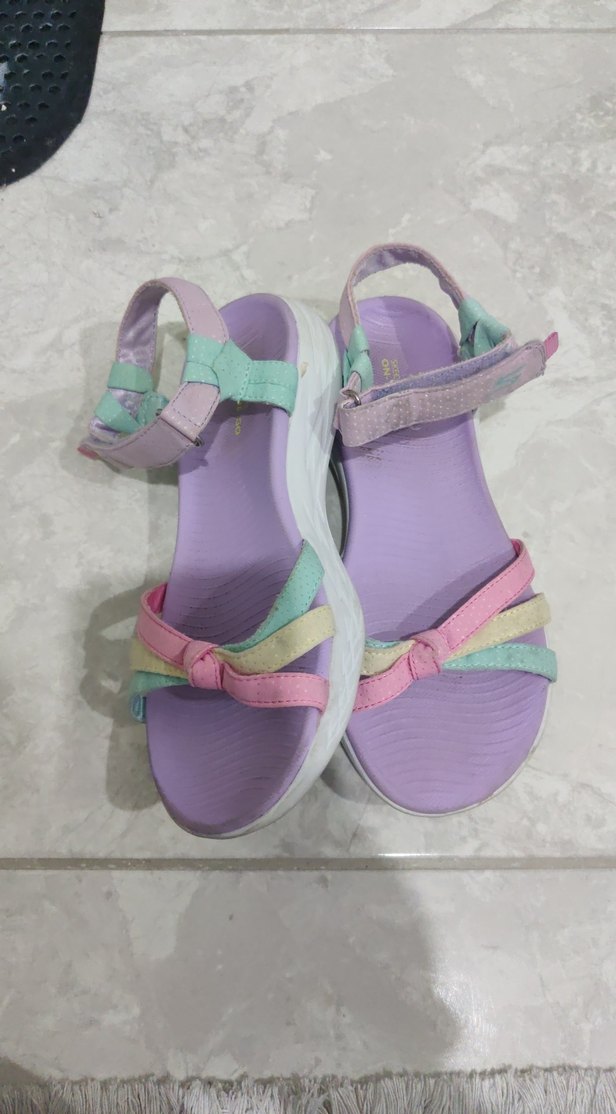 Kız Çocuk Renkli Bağcıklı Sandalet - Görsel 3