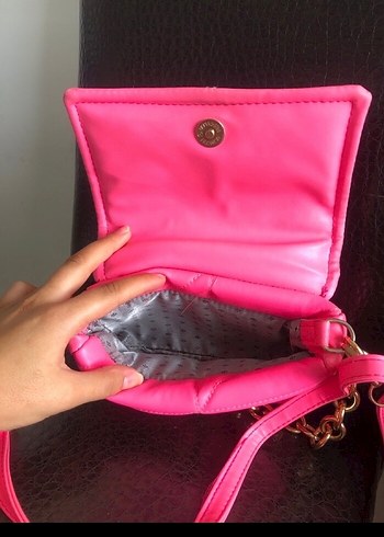 Zincir Detaylı Pembe Deri Kadın Çanta - Görsel 2