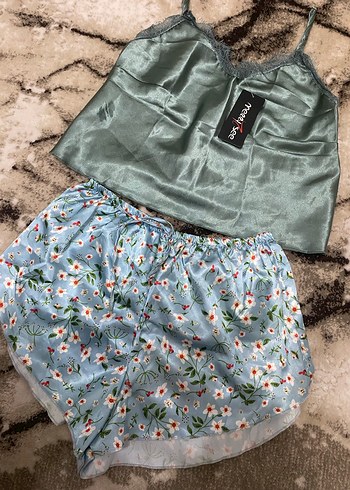 Çiçek Desenli Mavi Mini Kadın Pijama Takımı - Görsel 2