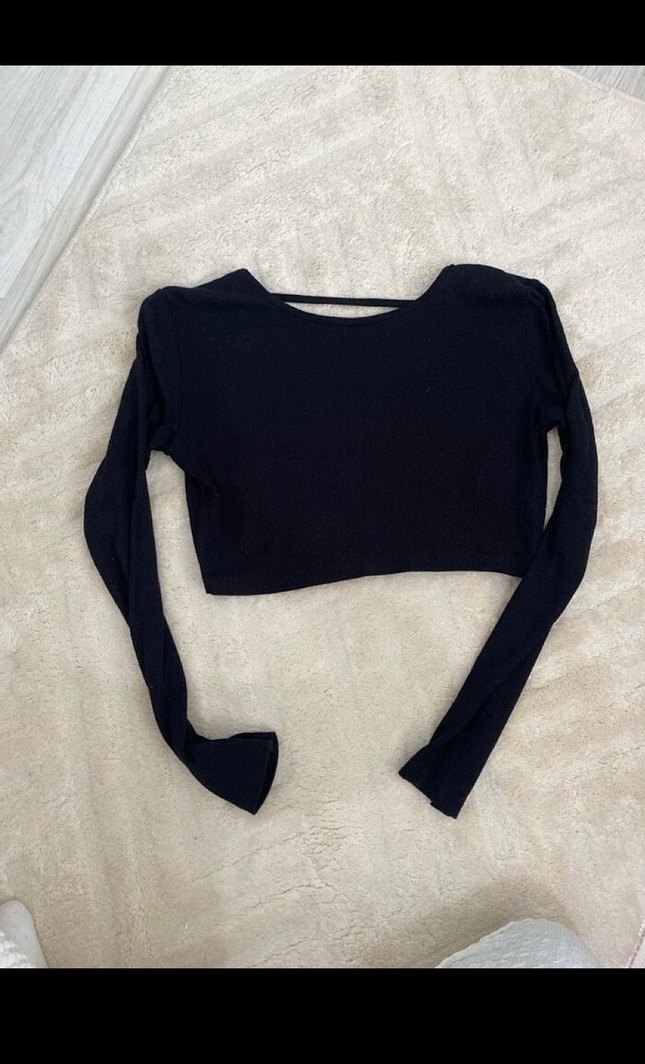 Siyah Kısa Kesim Kadın bluz - Görsel 2