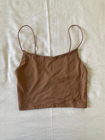 bershka sırtı açık crop