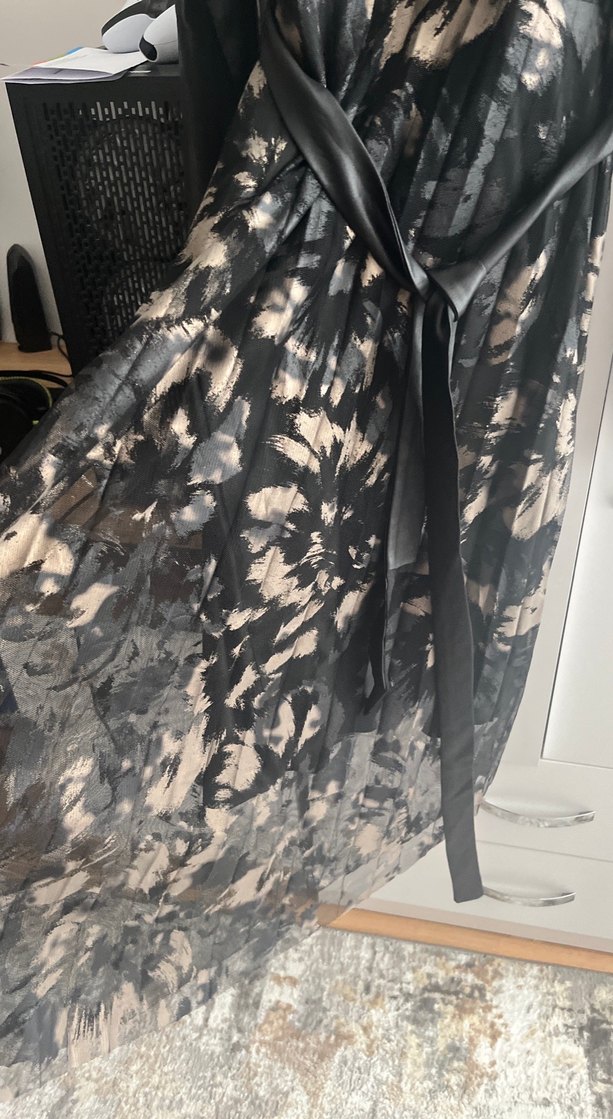 Siyah Deri Kemerli Uzun Yılan Desenli Elbise - Görsel 2