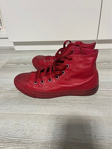Kırmızı deri Converse 38 numara