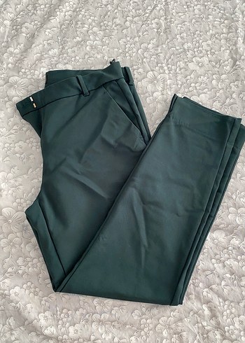 Kemerli Koyu Yeşil Kadın Kumaş Pantolon
