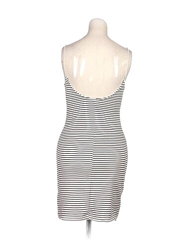 l Beden PreLoved Kısa Elbise %70 İndirimli.