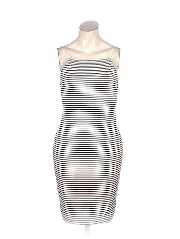 PreLoved Kısa Elbise %70 İndirimli.