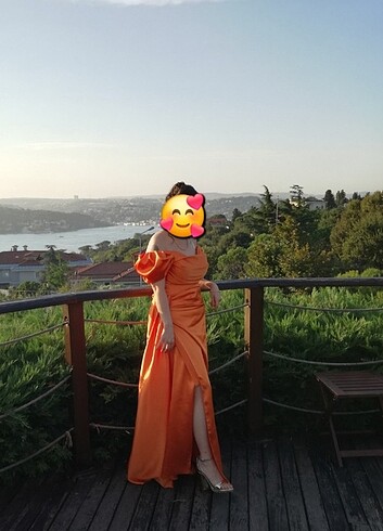 Turuncu Straplez Yaka Yırtmaçlı Abiye (Söz-Nişan-Kına-Mezuniyet)