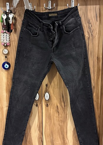 Paulmark Koyu Siyah Dar Kesim Denim Jean