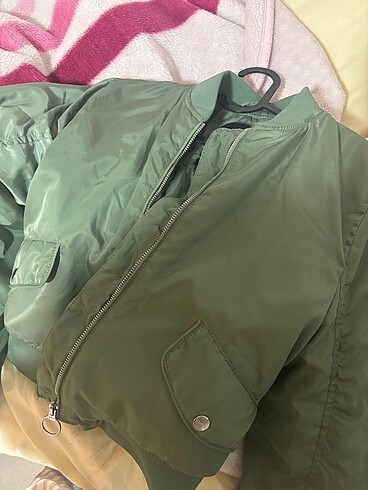 s Beden Pull and bear bomber