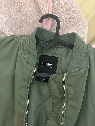 Pull and Bear Pull and bear bomber