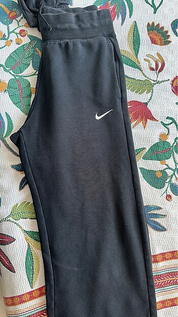 ürün orjinaldir nike eşofman
