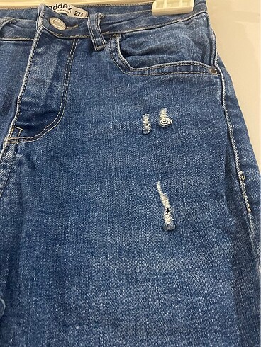 27 Beden lacivert Renk Dar yırtık jeans