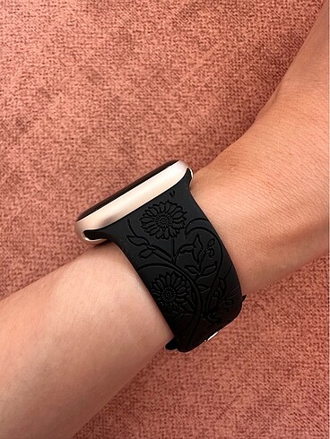 Beden Apple Watch Kayışı - Çiçek Desenli, Silikon Kayış (Siyah)