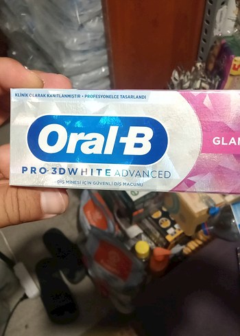 Oral-B Pro 3D White Advanced Diş Macunu
