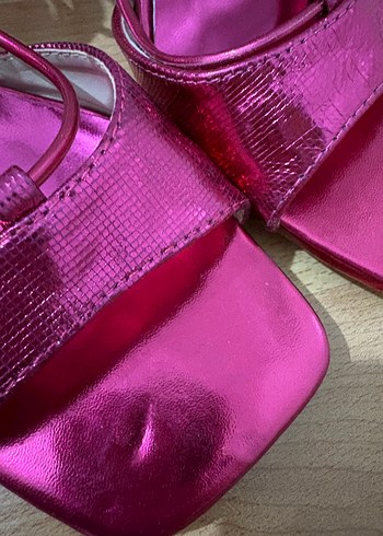 Parlak Pembe Yılan Derisi Desenli İnce Topuklu - Görsel 3