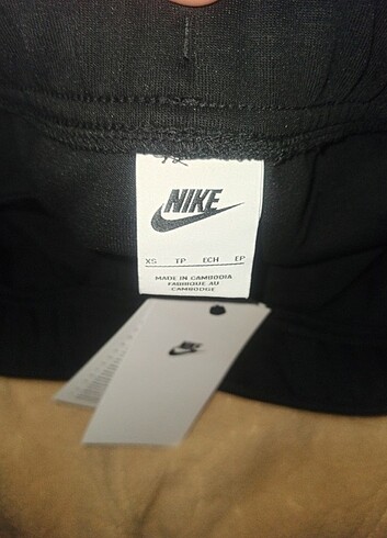 s Beden siyah Renk Eski sezon Nike Tech fleece sıfır 