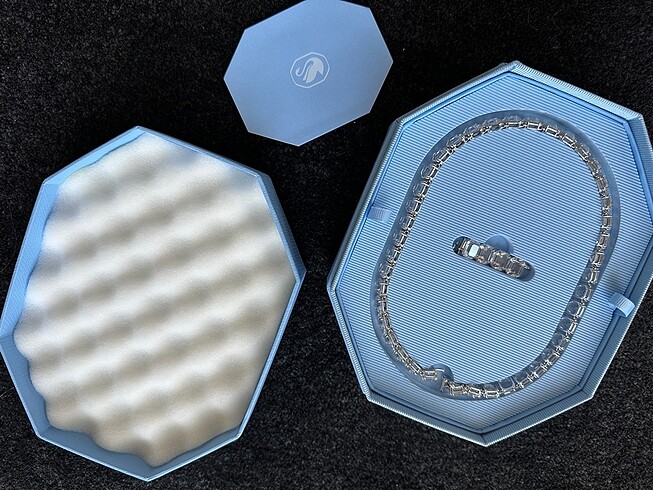  Beden beyaz Renk Swarovski Orjinal Kolye