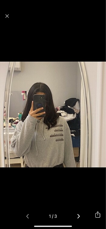 Sweatshirt