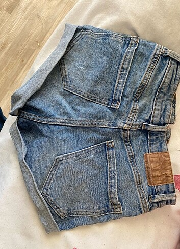 Stradivarius Xs beden Stradivarius mini şort