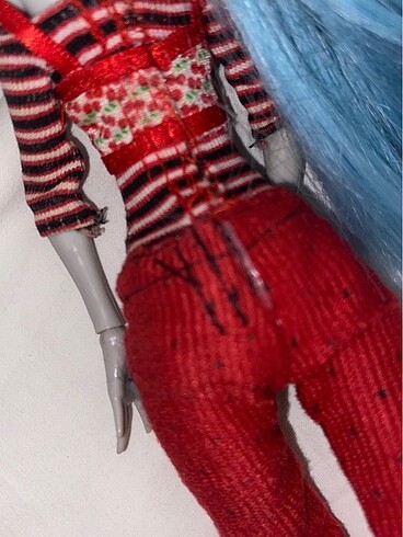  Beden Renk Monster high Ghoulia Yelps 2008 w1(?) Siyah lastik