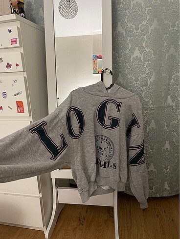kapüşonlu sweatshirt