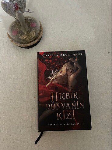 Hiçbir Dünyanın Kızı