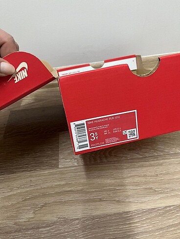 35 Beden beyaz Renk Orjinal kutulu nike ayakkabı