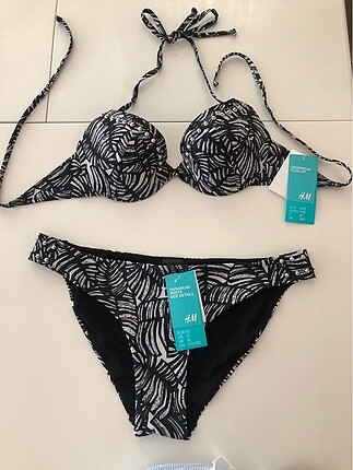 Etiketli bikini