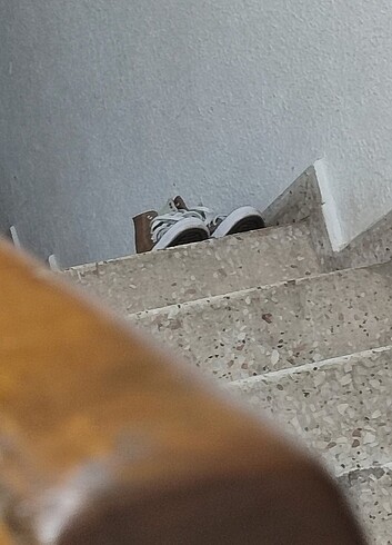 Beden çeşitli Renk Öğrenciden temiz parkedilmiş Converse