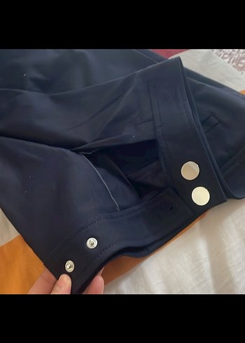 Siyah Kadın Midi Kumaş Pantolon - Görsel 3