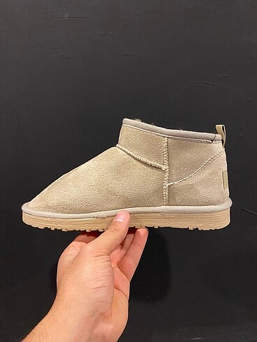 37 Beden ten rengi Renk Ugg bej
