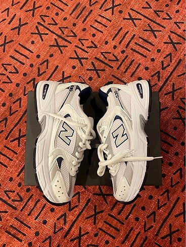 New Balance 530
