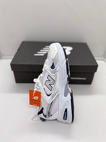 New Balance 530