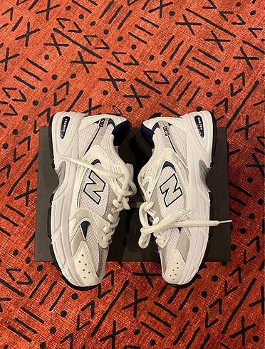 New Balance 530 laci