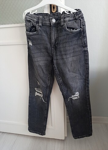 Zara 9 yas pantolon