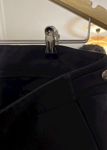 Siyah Kadın Midi Kumaş Pantolon Kemerli - Görsel 4