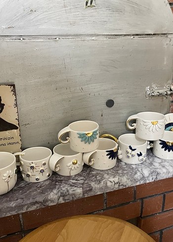 Çiçek Desenli Beyaz Seramik Kupa - Görsel 3