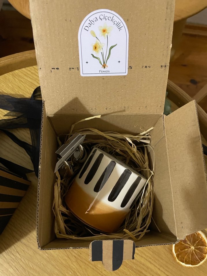 Çiçek Desenli Beyaz Seramik Kupa - Görsel 5