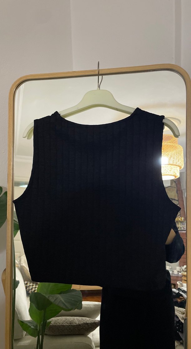 V Yaka Siyah Kadın Atlet - Görsel 3