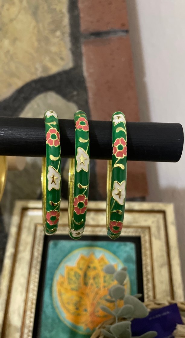 Çiçek Desenli Yeşil Boncuklu Kadın Bileklik - Görsel 2