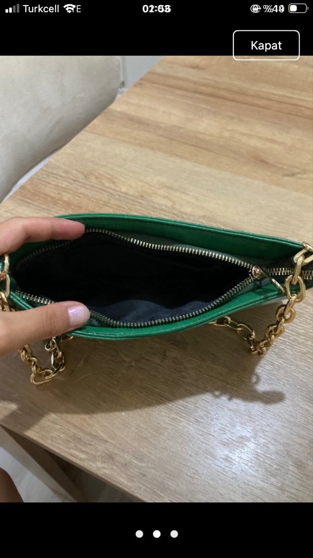 Yeşil Parlak Deri Zincir Detaylı Çanta - Görsel 2