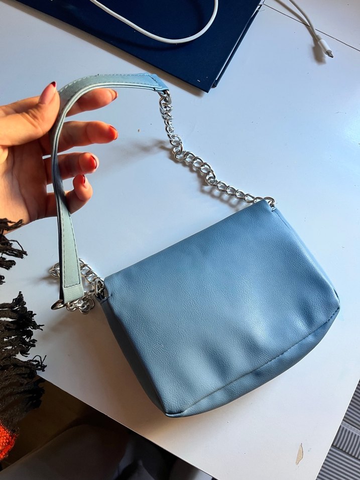 Zincir Detaylı Pastel Mavi Deri Kadın Çanta - Görsel 4