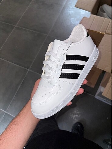 Adidas ayakkabı