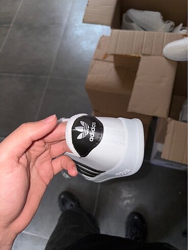 41 Beden beyaz Renk Adidas ayakkabı