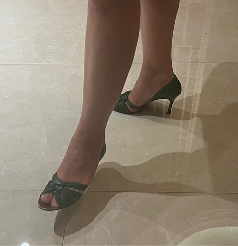 Zara Yeşil topuklu sandalet