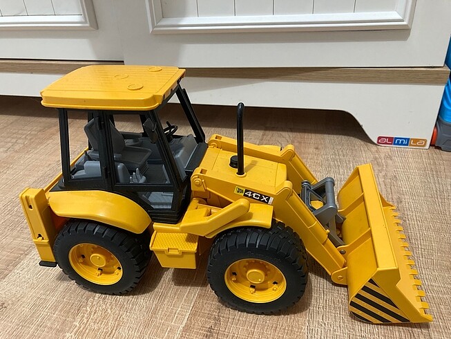  Bruder JCB 4CX Kepçeli Ekskavatör