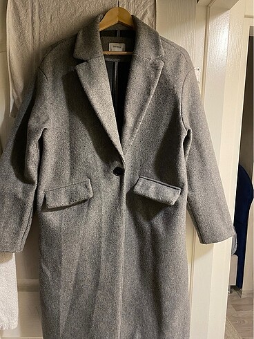 BERSHKA GRİ KABAN