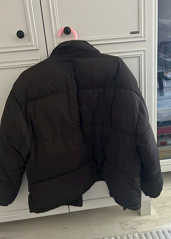 Pull and Bear Dik Yaka Fermuarlı Siyah Kadın Kış Şişme Montu